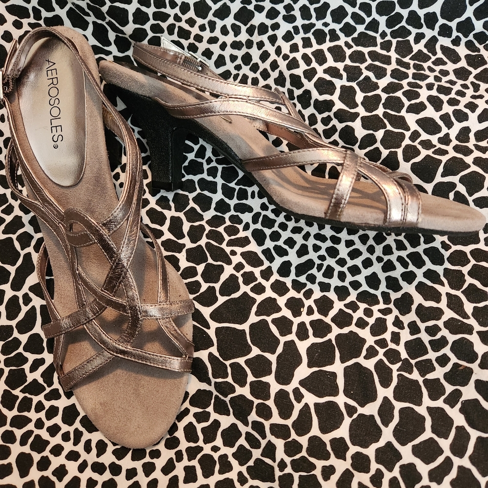 Women's shoes